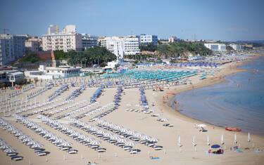 Balneari, ombrelloni chiusi per sciopero ad agosto: ecco quando