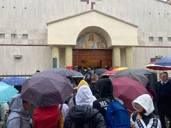 Una veduta esterna della chiesa del Gesù Divino Lavoratore dove si celebrano i funerali di Jessica Malaj, Torremaggiore (Foggia), 15 maggio 2023. ANSA/ TATIANA BELLIZZI