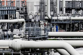Pipes at gas compressor station in Mallnow, Germany, 11 July 2022. ANSA/FILIP SINGER