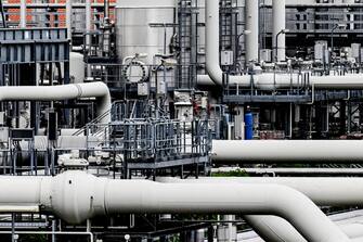 Pipes at gas compressor station in Mallnow, Germany, 11 July 2022. ANSA/FILIP SINGER