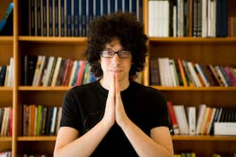 Giovanni Allevi, Italian pianist, composer, musician, portrait, Milan, Italy, 10th May 2008. (Photo by Leonardo Cendamo/Getty Images)