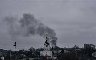 Due civili ucraini sono rimasti uccisi a Bakhmut, nel Donetsk, durante i bombardamenti russi di ieri, altri due cadaveri sono stati scoperti in uno degli insediamenti liberati nella parte sud-occidentale della regione: lo ha reso noto il governatore Pavlo Kyrylenko, come riporta il Kyiv Independent, 13 novembre 2022.
ANSA/Forze armate Ucraina + PRESS OFFICE, HANDOUT PHOTO, NO SALES, EDITORIAL USE ONLY + NPK