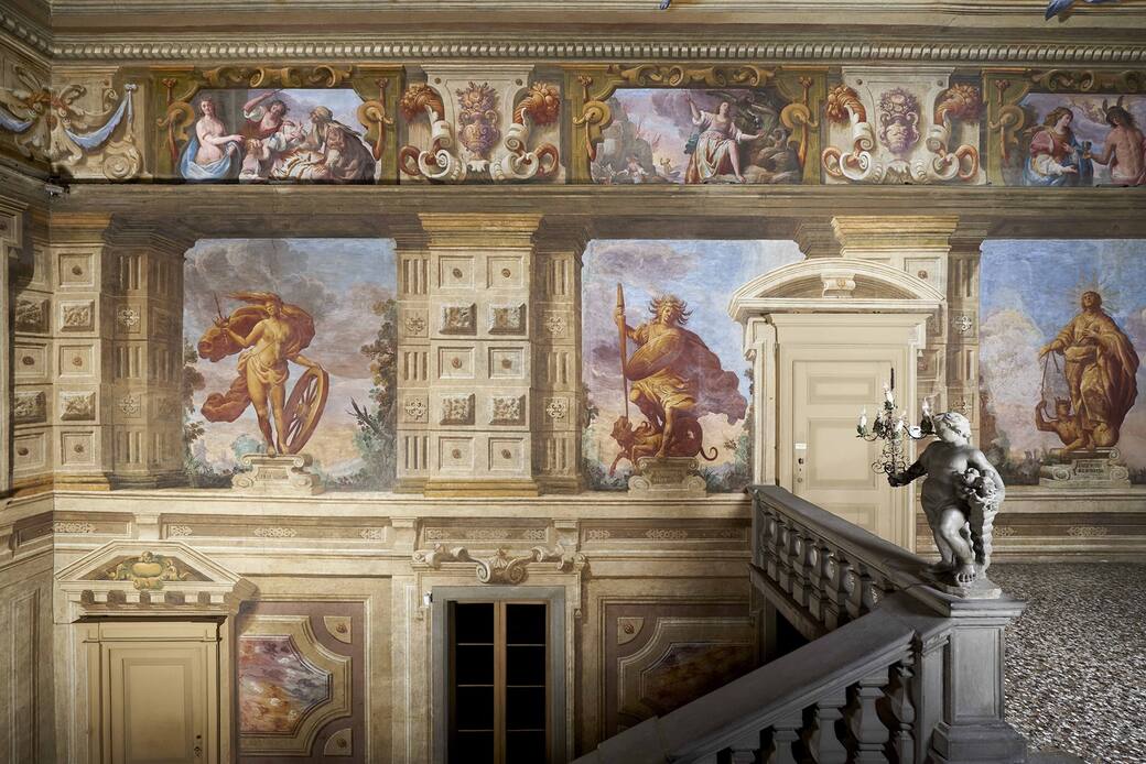 9._Palazzo_Moroni_Bergamo_-_Scalone_d_onore_Foto_Studio_Da_Re_2021_©FAI.jpg