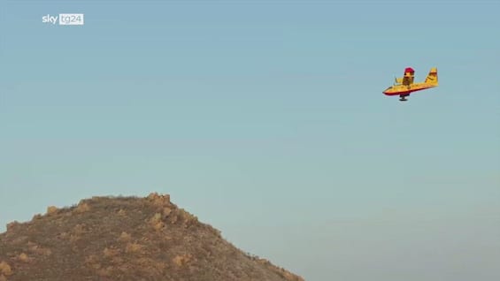 incendio villasimius canadair all opera a punta molentis