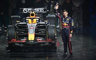 LONDON, ENGLAND - FEBRUARY 18: Max Verstappen of the Netherlands and Oracle Red Bull Racing waves to the crowd during F1 75 Live at The O2 Arena on February 18, 2025 in London, England. (Photo by Clive Mason - Formula 1/Formula 1 via Getty Images)
