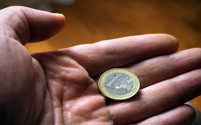 Moneta da 1 Euro senza stelle: c'è chi la sta vendendo a 18mila
