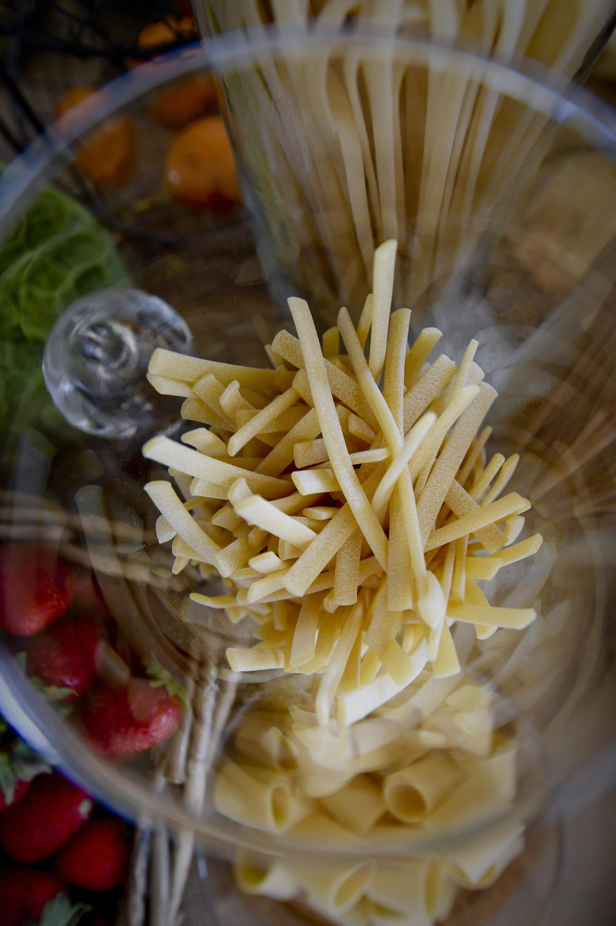  Pasta di grano duro e frutta fresca  tra i prodotti della dieta Mediterranea.
ANSA / CIRO FUSCO