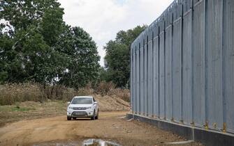 Il muro costruito dalla Grecia al confine con la Turchia