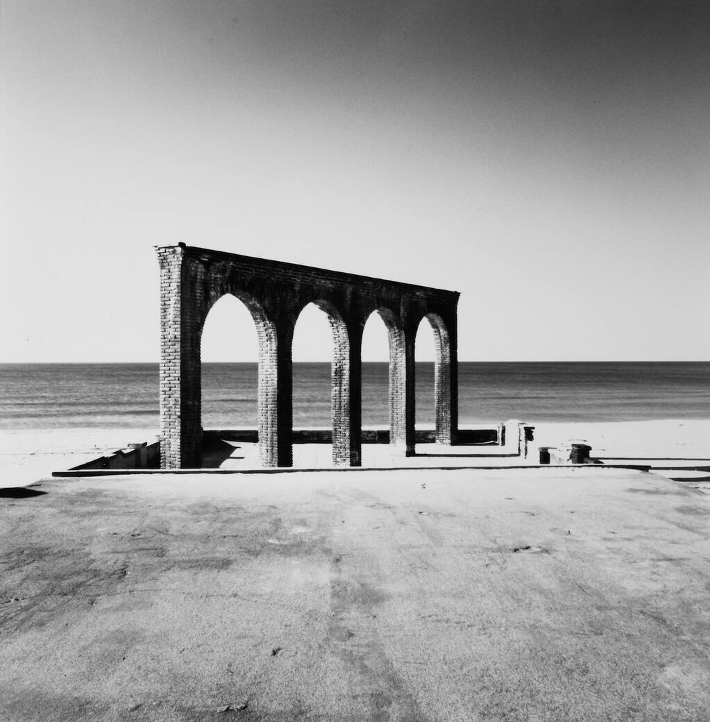 Mimmo Jodice, Marina di Licola Opera IV, 2008. Stampa su carta baritata al bromuro ai sali d'argento realizzata a mano dall'artista. VINTAGE. Napoli, Mimmo Jodice Studio