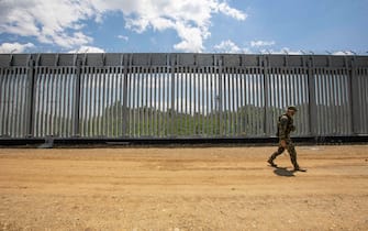 Il muro costruito dalla Grecia al confine con la Turchia