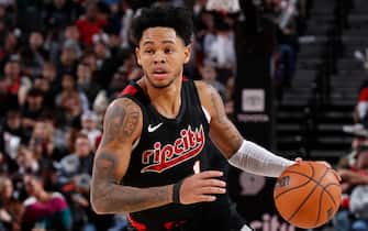 PORTLAND, OR - DECEMBER 21: Anfernee Simons #1 of the Portland Trail Blazers dribbles the ball during the game against the Washington Wizards on December 21, 2023 at the Moda Center Arena in Portland, Oregon. NOTE TO USER: User expressly acknowledges and agrees that, by downloading and or using this photograph, user is consenting to the terms and conditions of the Getty Images License Agreement. Mandatory Copyright Notice: Copyright 2023 NBAE (Photo by Cameron Browne/NBAE via Getty Images)