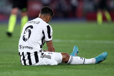 ROME, ITALY - MAY 11: Danilo Luiz da Silva of Juventus FC injured during the Coppa Italia Final match between Juventus and FC Internazionale at Stadio Olimpico on May 11, 2022 in Rome, Italy. (Photo by Sportinfoto/vi/DeFodi Images via Getty Images)