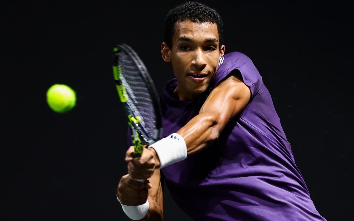 https://static.sky.it/editorialimages/e0129b85485ca82b7ca7ed1cbaf7e42725e1b5c0/skysport/it/tennis/2025/11/01/auger-aliassime-bublik-atp-parigi-risultato/auger_aliassime_ansa_2.jpg?im=Resize,width=1218