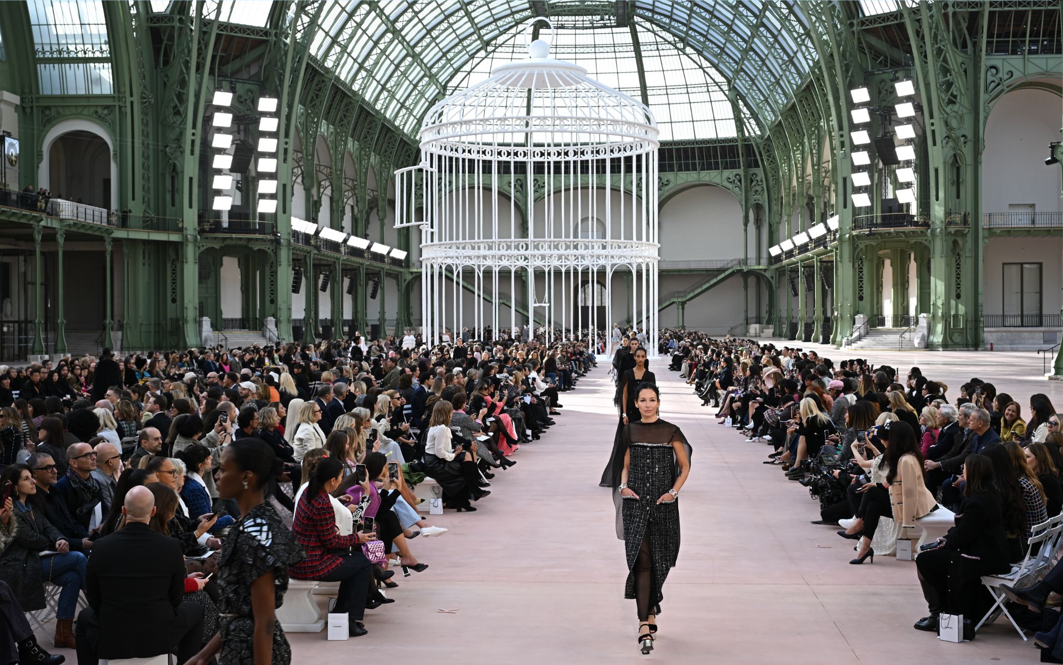 01-chanel-2025-paris-fashion-week-getty - 1