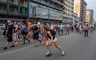 Milano. Marcia Marciona Non Tras Biciclettata in Occasione del Global gay Pride 2020
