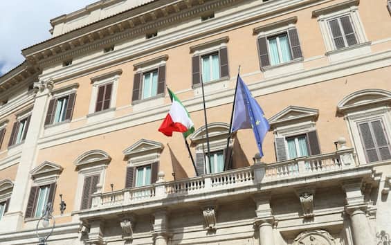 Italia 2025: possibile taglio stime Pil, Def in arrivo