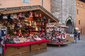 Via Citta' Vecchia street, Old Town, Christmas markets, Vipiteno, Trentino Alto Adige, Italy, Europe. (Photo by: Mauro Flamini/REDA&CO/Universal Images Group via Getty Images)