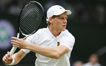 epa12217819 Jannik Sinner of Italy in action during the Men's 3rd round match against Pedro Martinez of Spain at the Wimbledon Championships, Wimbledon, Britain, 05 July 2025.  EPA/TOLGA AKMEN 
 EDITORIAL USE ONLY