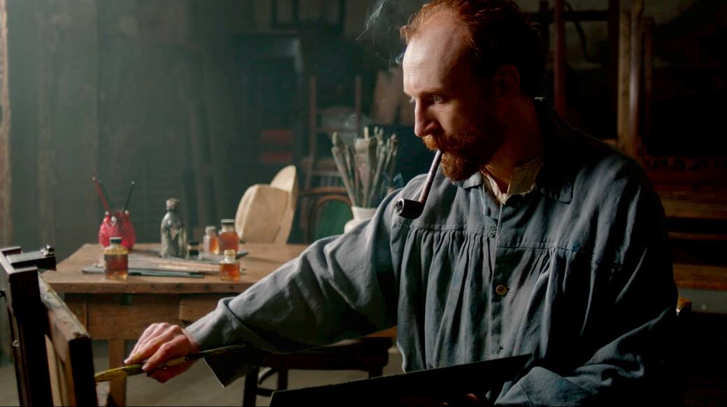 Vincent_with_outstretch_brush_©_Exhibition_on_Screen.jpeg