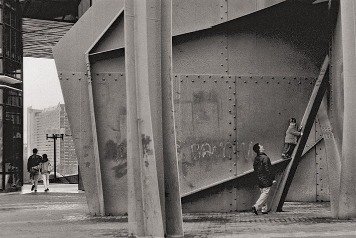 Un anno senza il fotografo Berengo Gardin: al via la mostra a Rovereto | Sky Arte