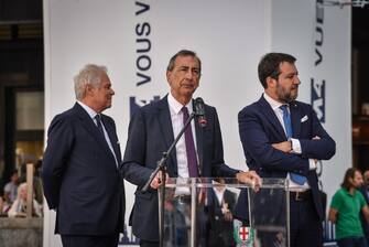 Beppe Sala (C) Matteo Salvini (D) e Pietro Salini (S) all inaugurazione nuova linea metro M5 in piazza San Babila, Milano 4 Luglio 2023
ANSA/MATTEO CORNER