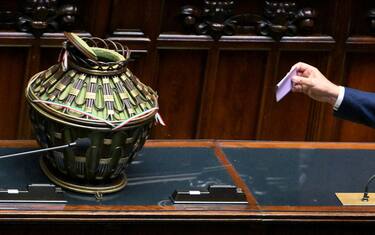 Le urne nell'aula di Montecitorio durante l'elezione di un giudice della Corte costituzionale alla Camera dei deputati, Roma, 08 ottobre 2024.    ANSA/ETTORE FERRARI
