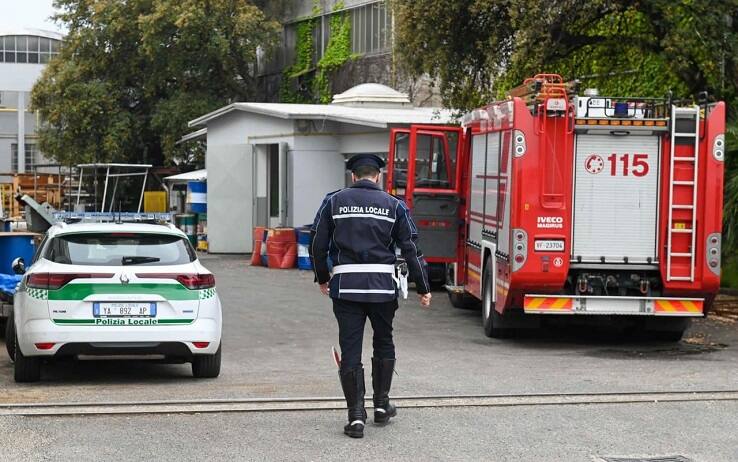 Le forze dell'ordine e i soccorsi sul luogo dell'incidente a Busto Arsizio