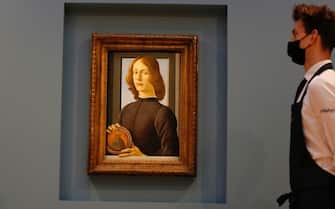 New York, asta storica da Sotheby's, In vendita un ritratto attribuito a Botticelli " Ritratto di giovane con medaglione"