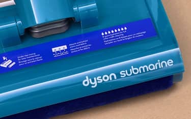 dyson-v15s-detect-submarine-skytg24-01