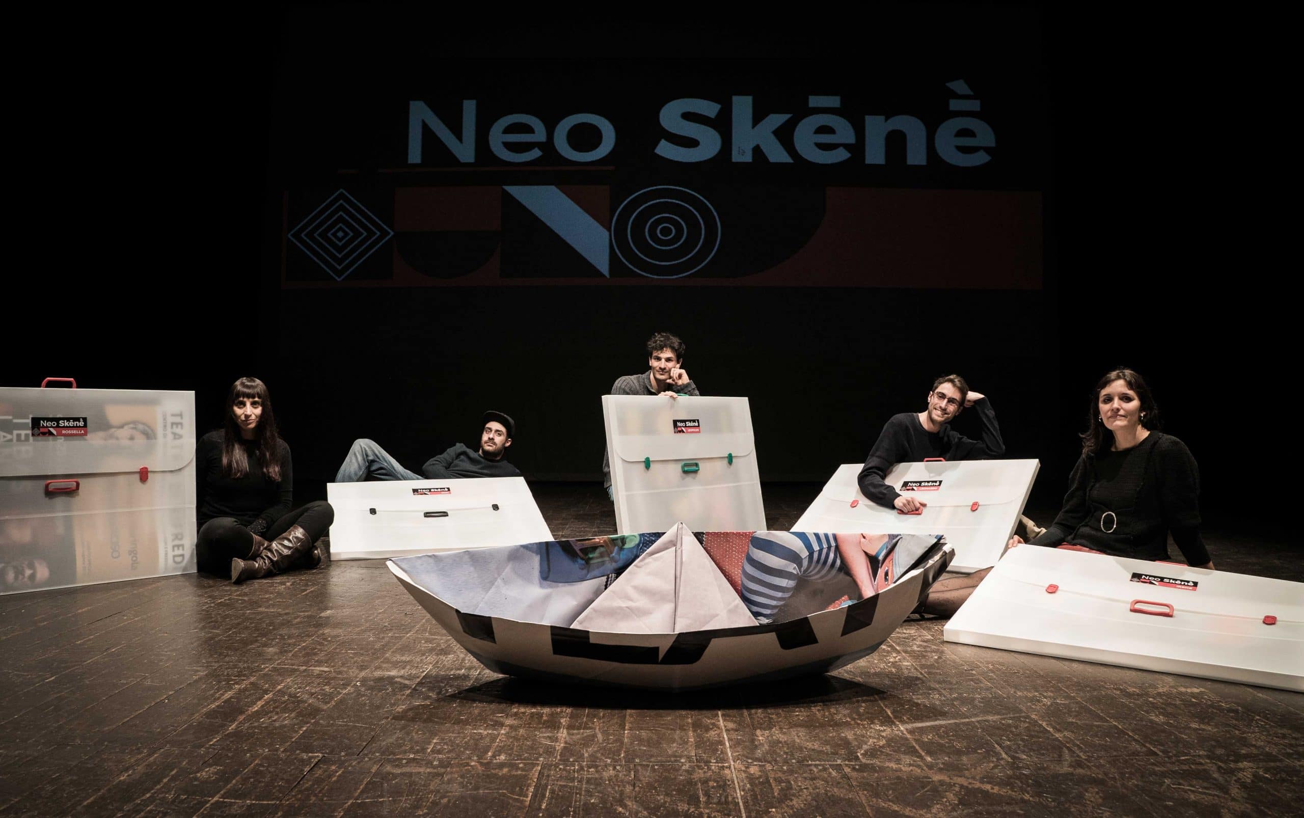 Neo-Skēnḕ-Manifesti-dartista-al-Teatro-di-Rifredi-5-scaled.jpg