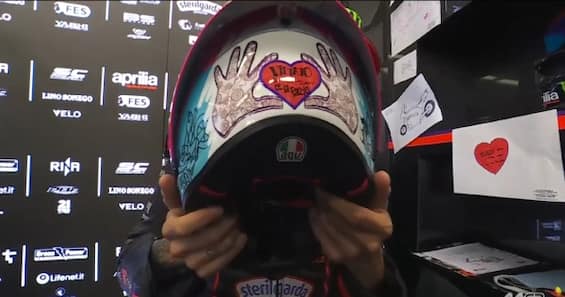 Da Bagnaia (che omaggia Ligabue) a Bezzecchi: i caschi per il Mugello