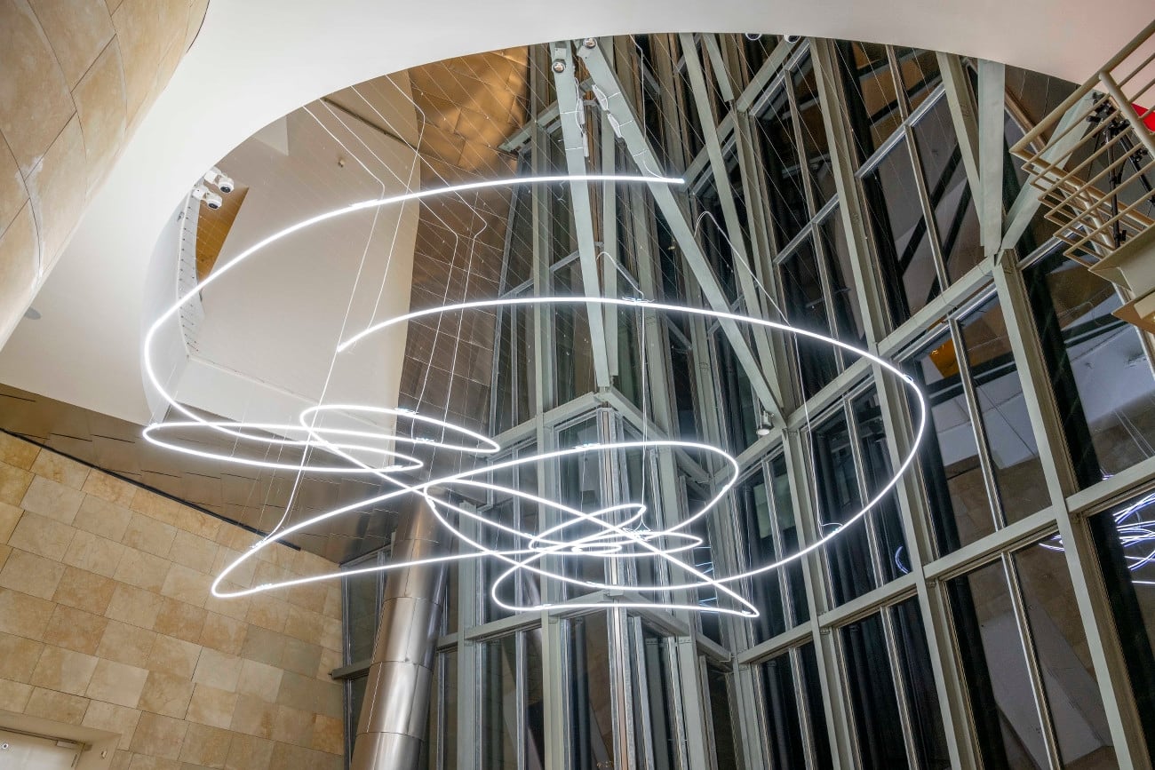 Installation-view.-Guggenheim-Museum-Bilbao-2021.-Lucio-Fontana.-Neon-Structure-for-the-Ninth-Milan-Triennial-19512019.-Foto-Erika-Ede-©-Fondazione-Lucio-Fontana-Bilbao-2021.jpg