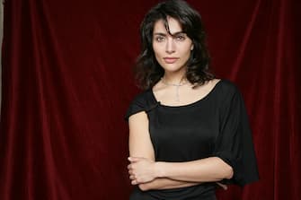 Actress Caterina Murino in the studio during the "Jeunes Espoirs" nominees presentation ahead of the 2006 Cesar Awards. (Photo by Stephane Cardinale/Corbis via Getty Images)