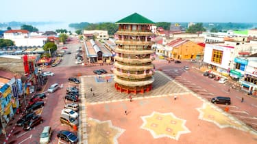 6. La Torre pendente di Teluk Intan