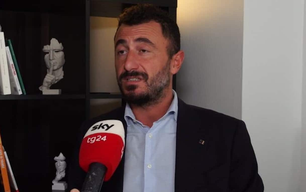 sparo di capodanno pozzolo a sky tg24 riporterei con me la pistola alla festa