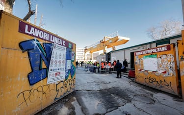 L'entrata del cantiere della Metro C, fermata Porta Metronia, Roma, 2 Febbraio 2023. ANSA/GIUSEPPE LAMI