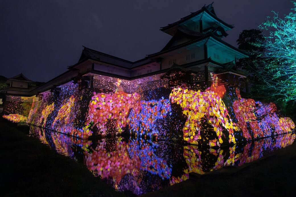 Main_Animals_of_Flowers_Symbiotic_Lives_in_the_Stone_Wall_-_Kanazawa_Castle_11zon.jpg
