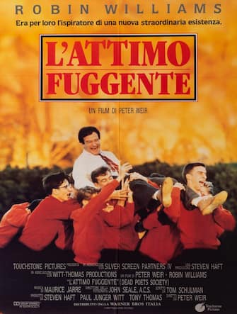 La locandina de L'attimo fuggente