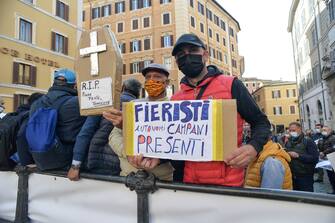 Piazza Montecitorio sit in di protesta dei venditori ambulanti e fieristi