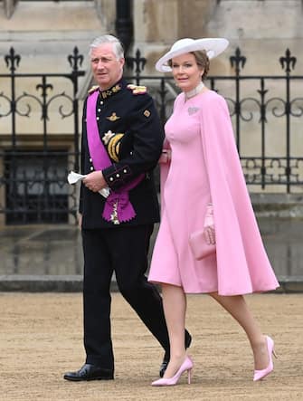 LONDON, ENGLAND - MAY 06: Philippe of Belgium and Queen Mathilde of Belgium attend the Coronation of King Charles III and Queen Camilla on May 06, 2023 in London, England. The Coronation of Charles III and his wife, Camilla, as King and Queen of the United Kingdom of Great Britain and Northern Ireland, and the other Commonwealth realms takes place at Westminster Abbey today. Charles acceded to the throne on 8 September 2022, upon the death of his mother, Elizabeth II. (Photo by Stuart C. Wilson/Getty Images)