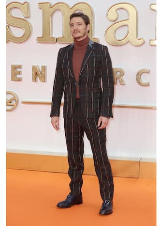 17-pedro-pascal-look-getty - 1