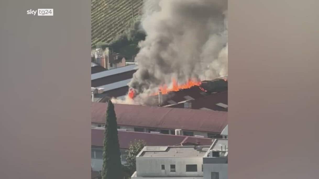 incendio alla cartiera fedrigoni a riva del garda