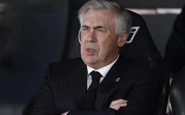 epa10555555 Real Madrid's head coach Carlo Ancelotti reacts before the Spanish LaLiga soccer match between Real Madrid CF and Real Valladolid at Santiago Bernabeu in Madrid, Spain, 02 April 2023.  EPA/Rodrigo Jimenez