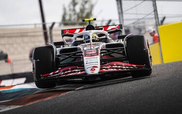 20) OLIVER BEARMAN (Haas)