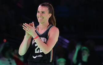 INDIANAPOLIS, INDIANA - FEBRUARY 17: Sabrina Ionescu #20 of the New York Liberty reacts during a 3-point challenge against Stephen Curry #30 of the Golden State Warriors  during the State Farm All-Star Saturday Night at Lucas Oil Stadium on February 17, 2024 in Indianapolis, Indiana. NOTE TO USER: User expressly acknowledges and agrees that, by downloading and or using this photograph, User is consenting to the terms and conditions of the Getty Images License Agreement. (Photo by Stacy Revere/Getty Images)
