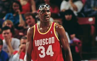 SACRAMENTO, CA:  A close up shot of Hakeem Olajuwon #34 of the Houston Rockets walking up court during a game against the Sacramento Kings circa 1992 at the ARCO Arena in Sacramento, California. NOTE TO USER: User expressly acknowledges and agrees that, by downloading and/or using this Photograph, user is consenting to the terms and conditions of the Getty Images License Agreement. Mandatory Copyright Notice: Copyright 1992 NBAE (Photo by Rocky Widner/NBAE via Getty Images)