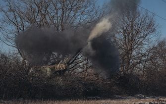 DONETSK, UKRAINE - JANUARY 08: Ukrainian tank firing as Russia-Ukraine war continues on the Bakhmut frontline in Donetsk, Ukraine on January 08, 2023. (Photo by Diego Herrera Carcedo/Anadolu Agency via Getty Images)