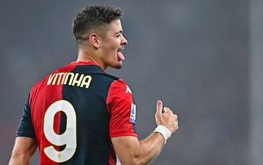 17) VITINHA