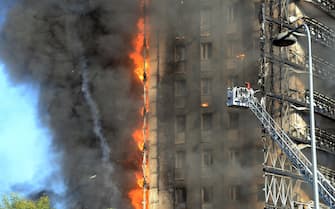 incendio milano oggi