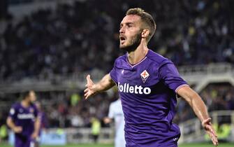 Fiorentina's German Pezzella jubilates after scoring his goal (2-1) during the Italian Serie A soccer match Acf Fiorentina vs Bologna Fc at Artemio Franchi Stadium in Florence, Italy, 16 September 2017. ANSA/ MAURIZIO DEGL'INNOCENTI